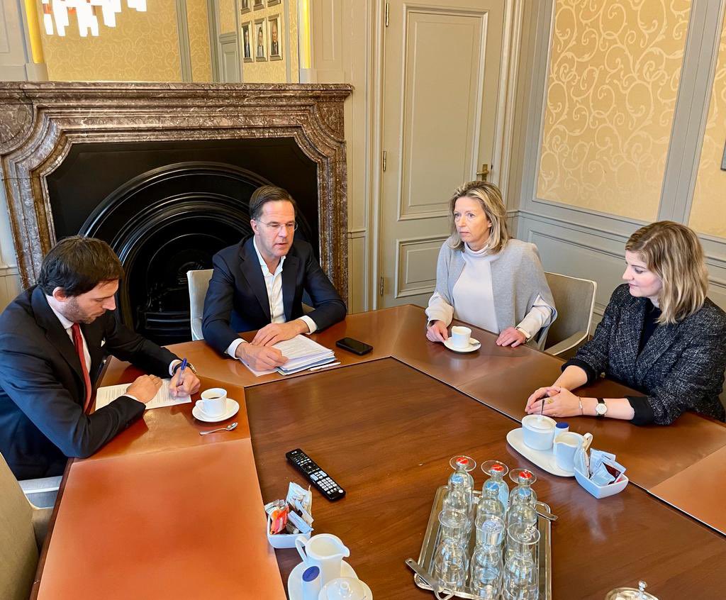 Primeiro-ministro holandês, Mark Rutte, confirmou que a Holanda vai oferecer 2,5 bilhões de euros para apoiar a Ucrânia na guerra contra a Rússia 