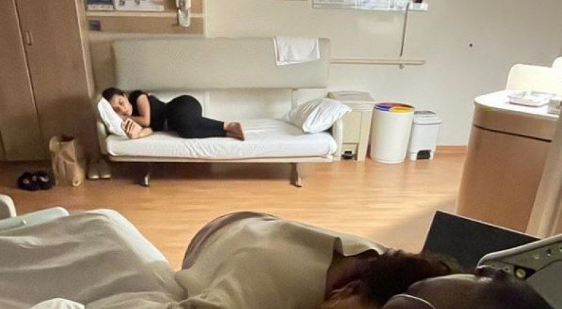 Filha postou foto com Pel&eacute; em hospital