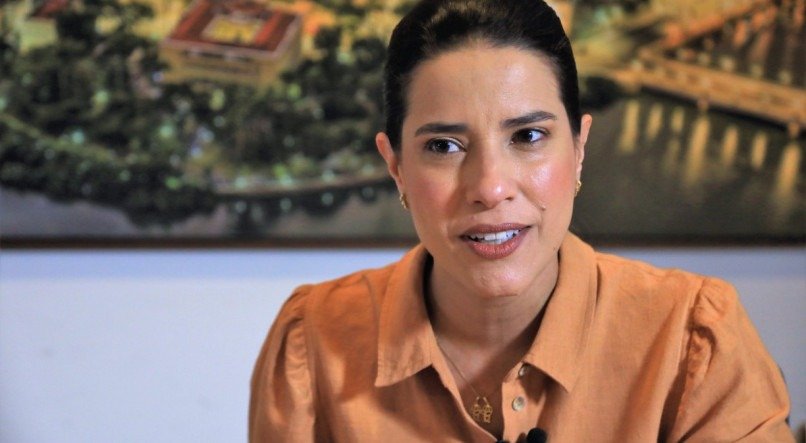 ENTREVISTA GOVERNADORA RAQUEL LYRA