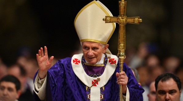 Papa Bento XVI renunciou em 2013