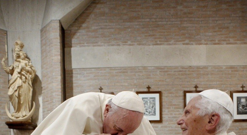 O papa Francisco presidir&aacute; os ritos de despedida do funeral de Bento XVI, a partir das 9h, em hor&aacute;rio local, da quinta-feira, 5