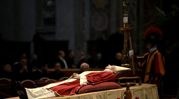 Velório do Papa Bento XVI começa nesta segunda-feira (02) e vai até a quarta-feira (04). 