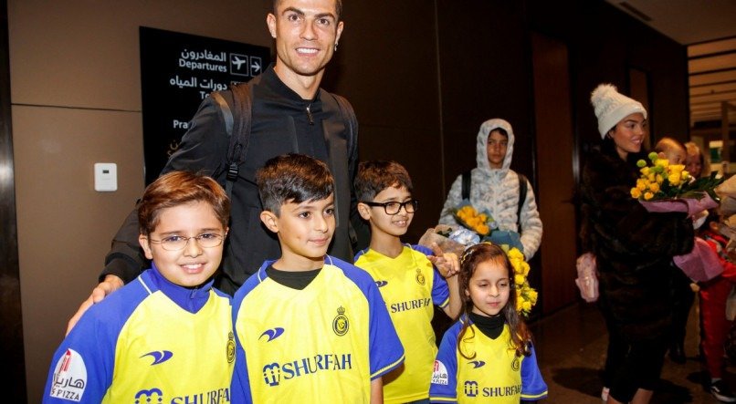 Cristiano Ronaldo desembarca na Ar&aacute;bia Saudita para se apresentar ao  Al Nassr