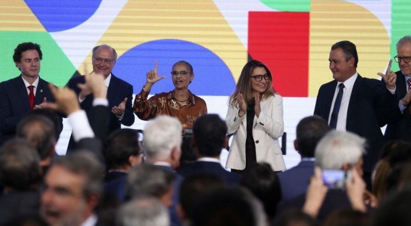 A ministra do Meio Ambiente, Marina Silva, assume o cargo, durante cerimônia de transmissão no Salão Nobre no Palácio do Planalto