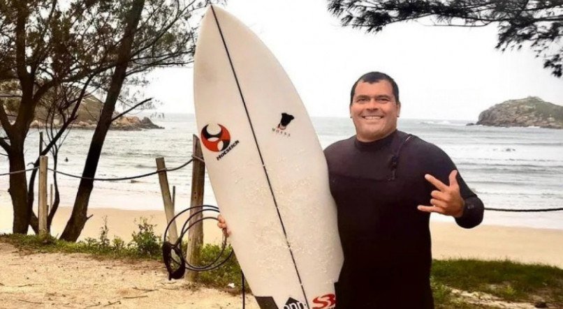 SURFISTA BRASILEIRO Márcio Freire, 47 anos, morre em Nazaré