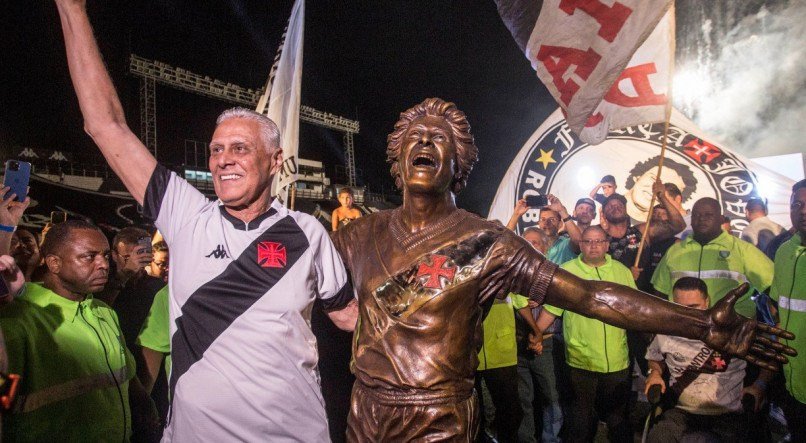 Vel&oacute;rio de Dinamite ser&aacute; no S&atilde;o Janu&aacute;rio ao lado da sua est&aacute;tua.