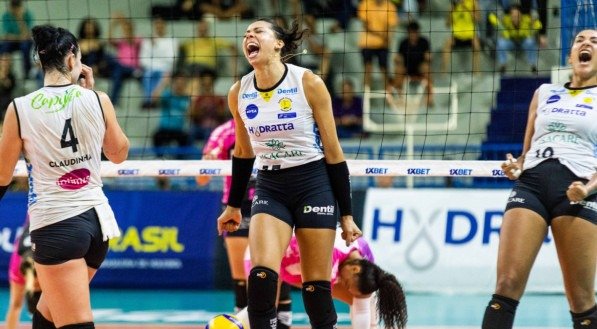 O Praia Clube est&aacute; na final da Superliga de V&ocirc;lei Feminino 2023