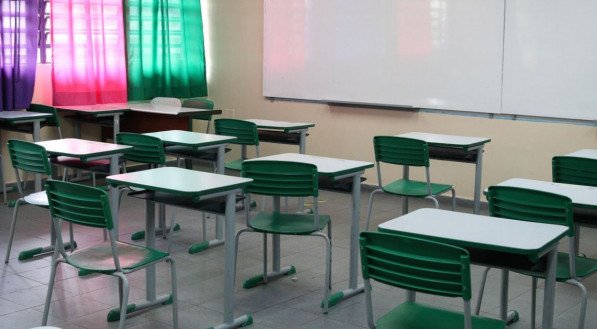 Por lei, as instituições de ensino não podem negar matrícula, nem impor limite de alunos autistas por sala de aula