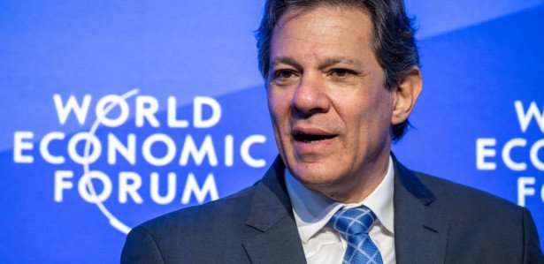 É falso que Haddad anunciou "Bolsa Travesti" no valor de R$ 1,8 mil - JC Online