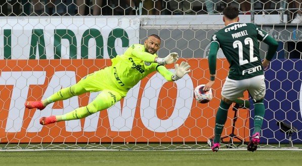 Weverton em ação pelo Palmeiras no Paulistão 2023