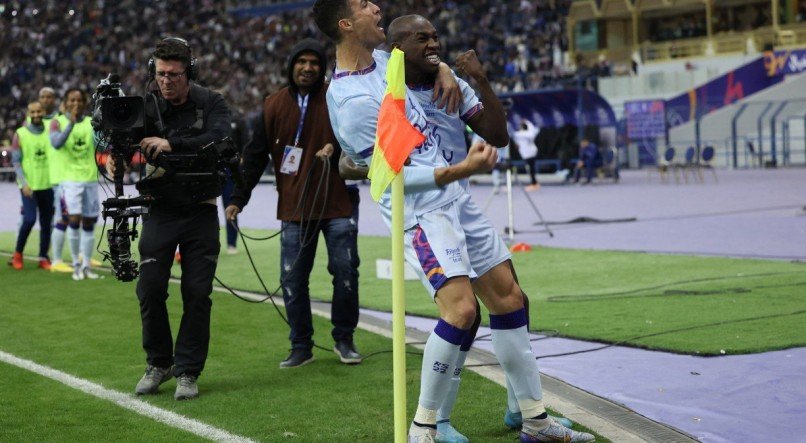 Cristiano Ronaldo x Ma&iacute;lson na partida do Campeonato Saudita