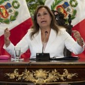 Congresso peruano destitui a presidente Dina Boluarte em meio a onda de criminalidade