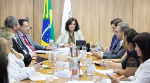 PISO SALARIAL DA ENFERMAGEM: minuta da MEDIDA PROVISÓRIA que estabelece pagamento do piso é finalizada