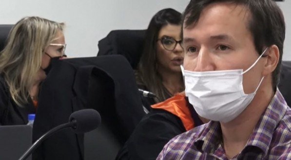 Emanuel de Almeida estava comemorando aniversário com o irmão gêmeo Gulherme na Kiss. 