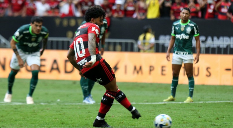 Gabigol durante Flamengo x Palmeiras na Supercopa do Brasil 2023