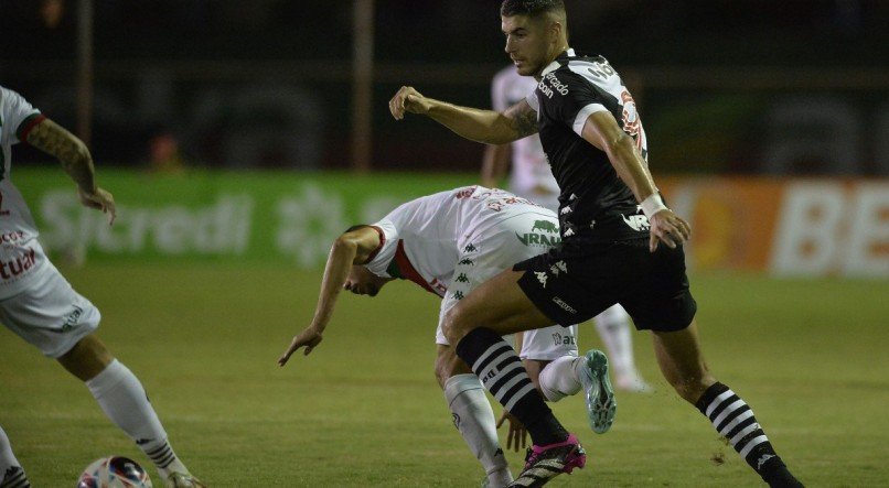 O Vasco irá jogar contra o Volta Redonda hoje (30)