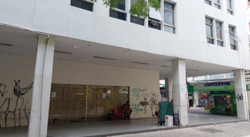 Imóvel está localizado na Rua Imperatriz Tereza Cristina, na Boa Vista