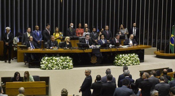 Após ler requerimento, Pacheco cria CPMI dos atos golpistas de 8 de janeiro