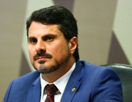 Moraes determina bloqueio de contas do senador Marcos do Val