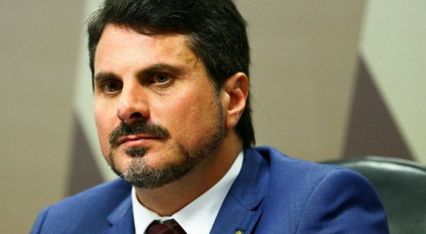 Moraes determina bloqueio de contas do senador Marcos do Val