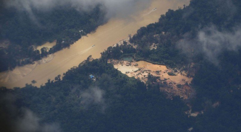 Como a principal forma de acesso ao território é por via aérea, a reabertura para os voos deve acelerar a saída dos invasores