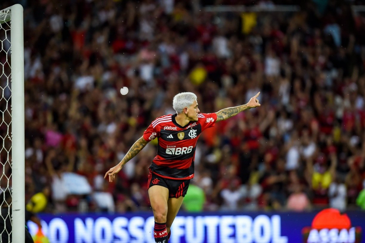 Flamengo on X: HOJE TEM MENGÃO NA RECOPA! Às 21h30, o Mais Querido  enfrenta o Independiente Del Valle (EQU), no Maracanã, no jogo de volta!  Vamos com tudo em busca do título!