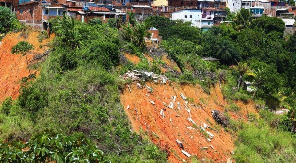 Jardim Monte Verde, na divida entre Jaboatão dos Guararapes e Recife, foi a comunidade mais afetada pelas chuvas de 2022