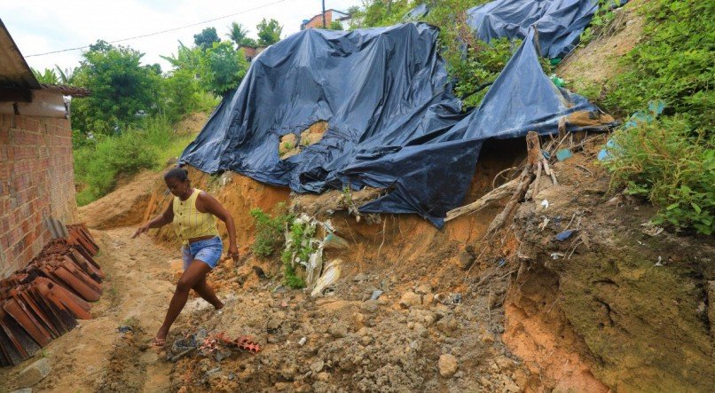 No Córrego do Desastre, em Camaragibe, após 9 meses da tragédia das chuvas, nada foi feito após a tragédia que deixou seis mortos