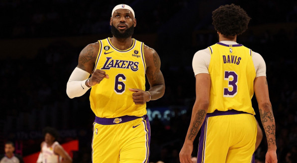 Lebron e Davis comandam o Lakers no jogo contra o Memphis Grizzlies na NBA 