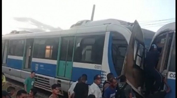 COLISÃO DE TRENS: VLTs batem de frente e deixam FERIDOS. Veja VÍDEO 