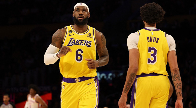 Lebron e Davis comandam o Lakers no jogo contra o Memphis Grizzlies na NBA 