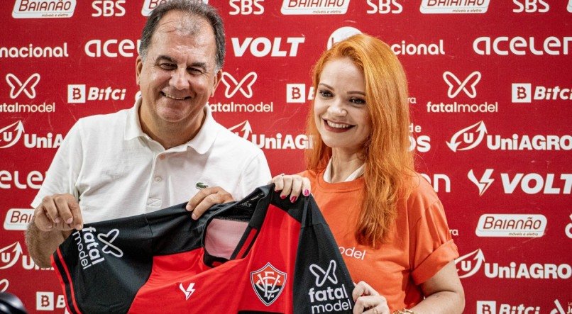 Vitória fechou patrocínio de site de acompanhantes para 2023