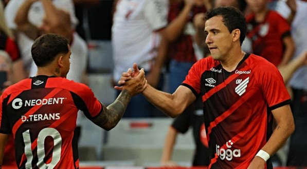 O Athletico-PR entra em campo pela Libertadores nesta ter&ccedil;a (27)