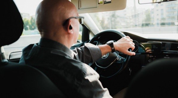 No Brasil, governo federal estuda regular motoristas de aplicativo e incluir os trabalhadores na Previd&ecirc;ncia Social