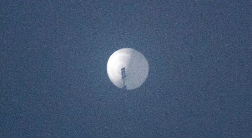 Departamento de Defesa dos EUA confirmou que o balão derrubado na Carolina do Sul deveria conduzir vigilância sobre bases militares dos EUA em Guam e no Havaí