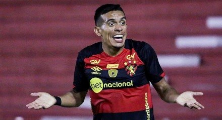 Igor Cariús é titular na lateral-esquerda do Sport