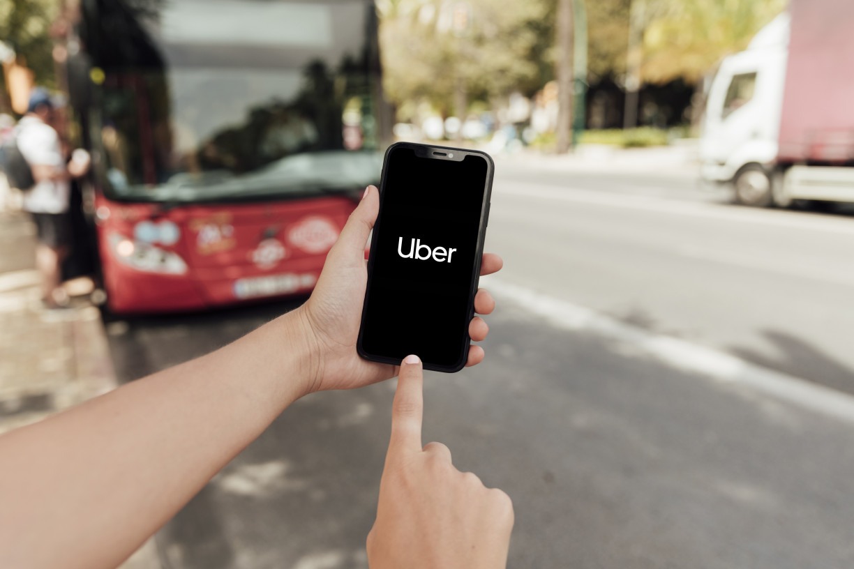 Uber Resolve: empresa testa nova função para retirar encomendas, coletar assinaturas e entre outras funções