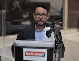 Secretário alerta para risco econômico com paralisação de empréstimo na Alepe