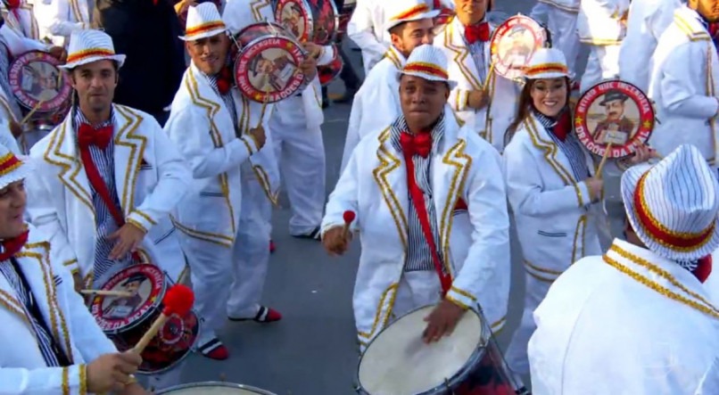 Desfile da escola de samba Dragões da Real