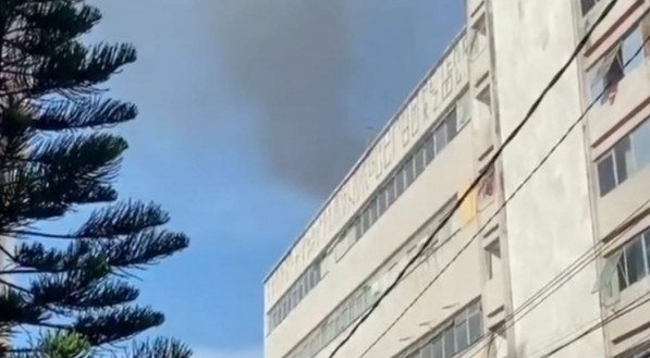 INCÊNDIO atinge loja no Centro do Recife