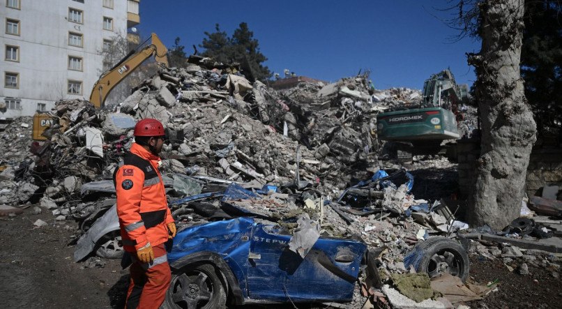 Terremoto deixou mortos e feridos na Turquia
