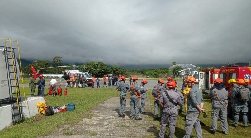 Policiais Militares do Corpo de Bombeiros de São Paulo realizam operação no Litoral Norte do Estado