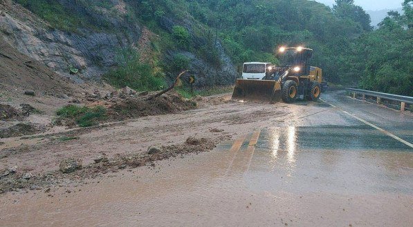 Por mais um ano, a Pesquisa CNT Rodovias constatou que a malha rodovi&aacute;ria do Brasil segue ruim e perigosa, mesmo com a economia brasileira tendo predomin&acirc;ncia no transporte rodovi&aacute;rio
