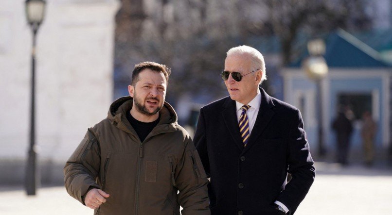 Biden e Zelensky em Kiev