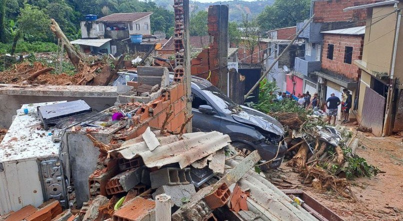 Sobe número de desabrigados e desalojados após fortes chuvas em SP