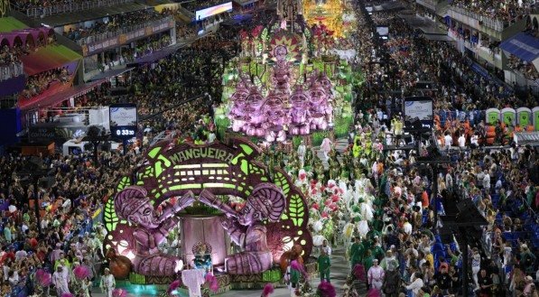 Escola de samba Mangueira no Carnaval 2023