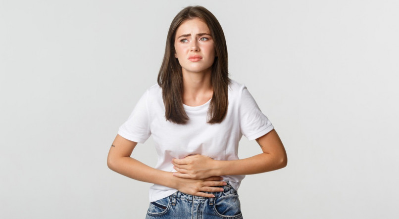 Problemas gastrointestinais podem causar mau hálito