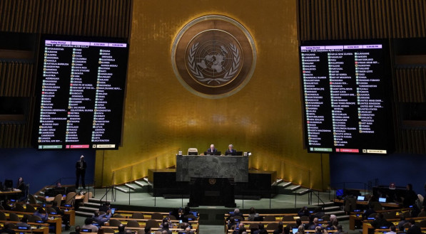 Conselho de Seguran&ccedil;a da ONU, Brasil apresenta proposta de cessar-fogo para situa&ccedil;&atilde;o de Israel e o Hamas, focando em cria&ccedil;&atilde;o de corredor humanit&aacute;rio para civis. Conselho de Seguran&ccedil;a da ONU vota texto na segunda (16)