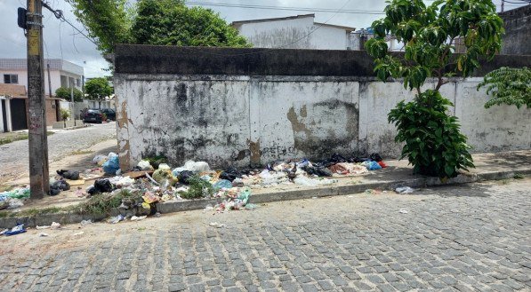 REJANE DE ASSIS / VOZ DO LEITOR