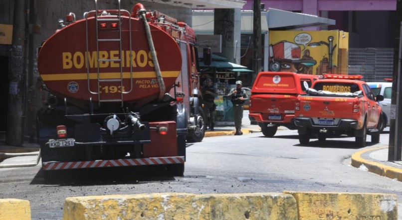 Sindicato denuncia Samu Recife de contratar bombeiros civis sem registro do Coren-PE para ficar no lugar de profissionais que est&atilde;o na greve pelo piso salarial enfermagem